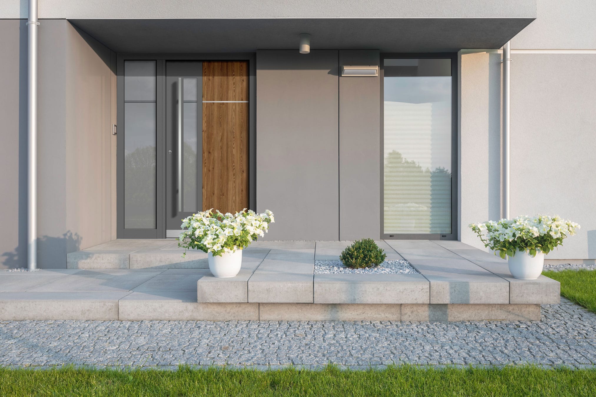 Haustür aus Holz und Aluminium mit Seitenteilen