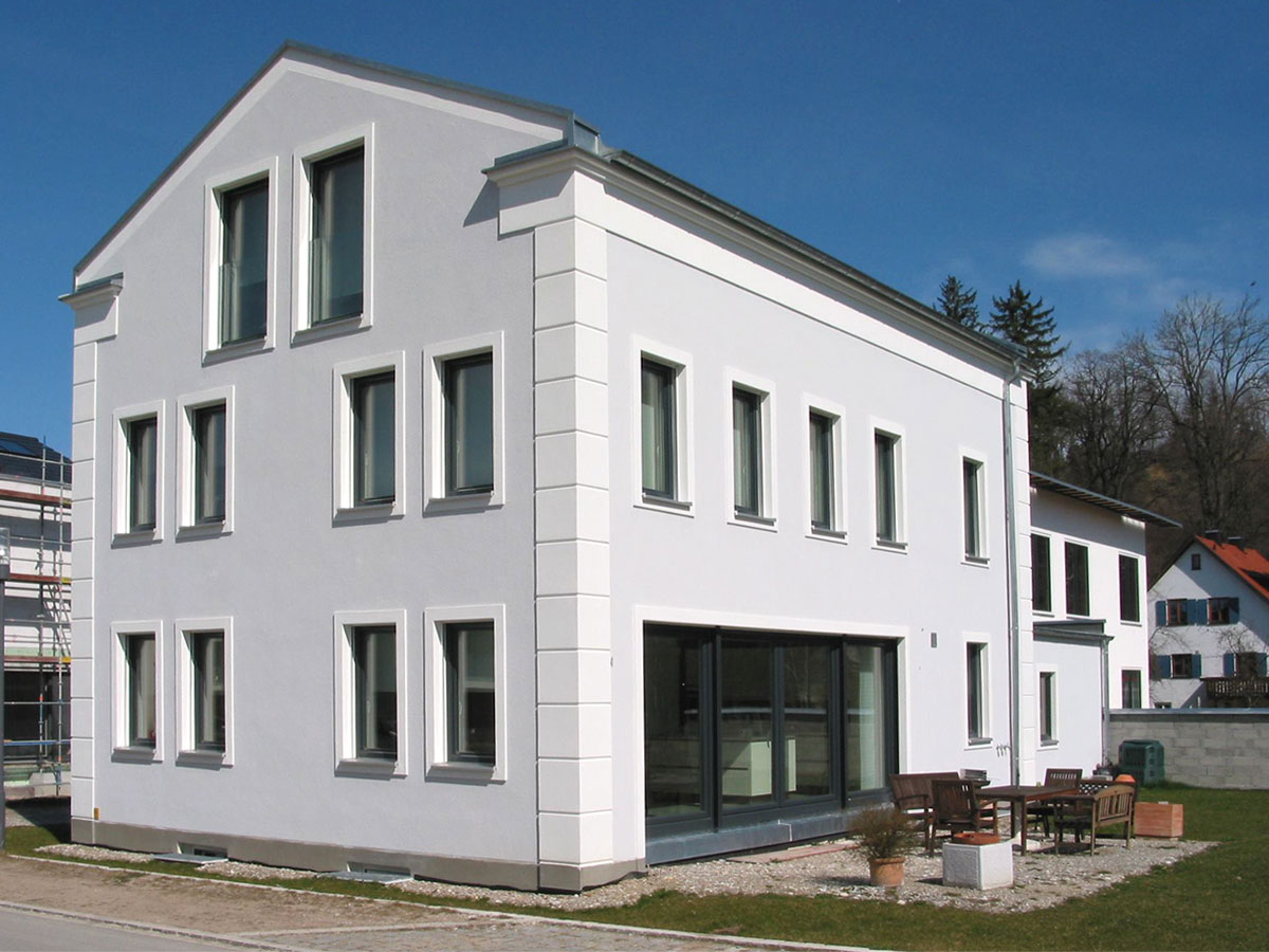 Wohnhaus in Gräfelfing nach der Fenstersanierung