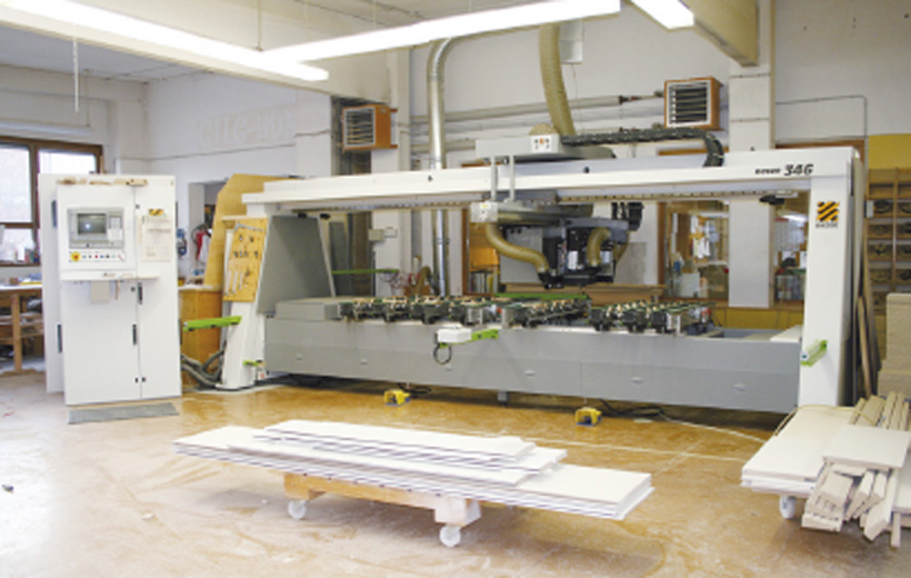 CNC-Bearbeitungszentrum in der Werkstatt (1993)